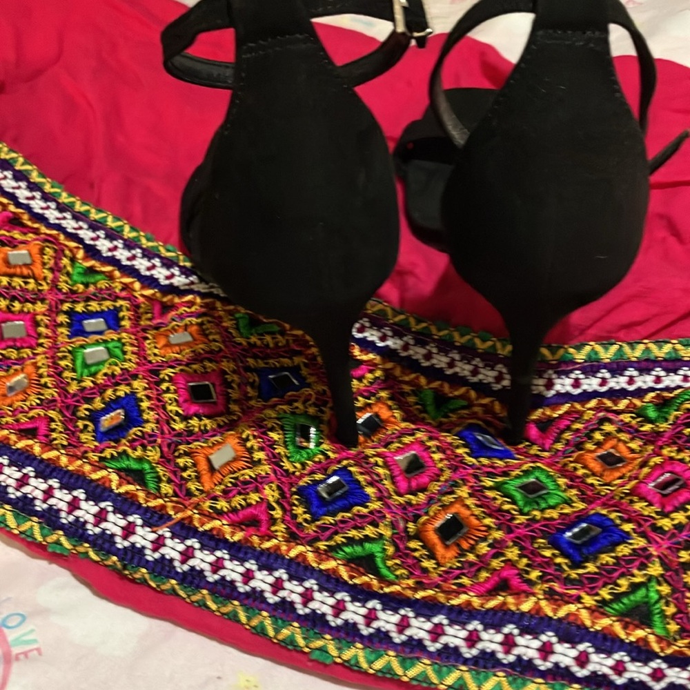 Women’s black high heel - Picture 3 of 5